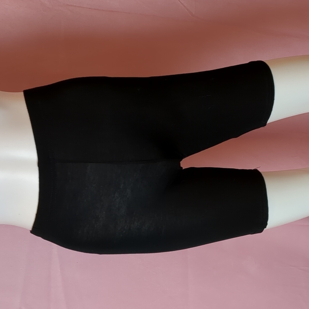 Boohoo Basic Athleisure Bicycle Shorts in Black size Small
